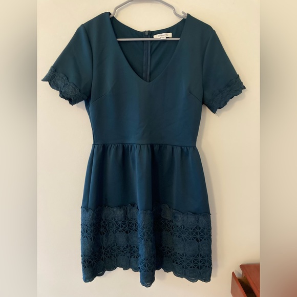 Francesca's Collections Dresses & Skirts - Francesca’s Emerald Midi Dress